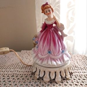 VINTAGE UNDERWRITERS LABORATORIES PORTABLE LAMP